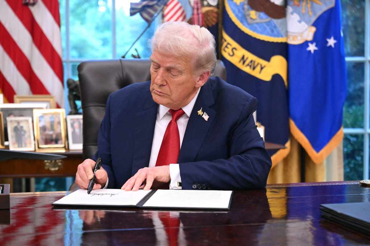 Trump anuncia arancel del 100 % a productos farmacéuticos de empresas que fabriquen fuera de EU