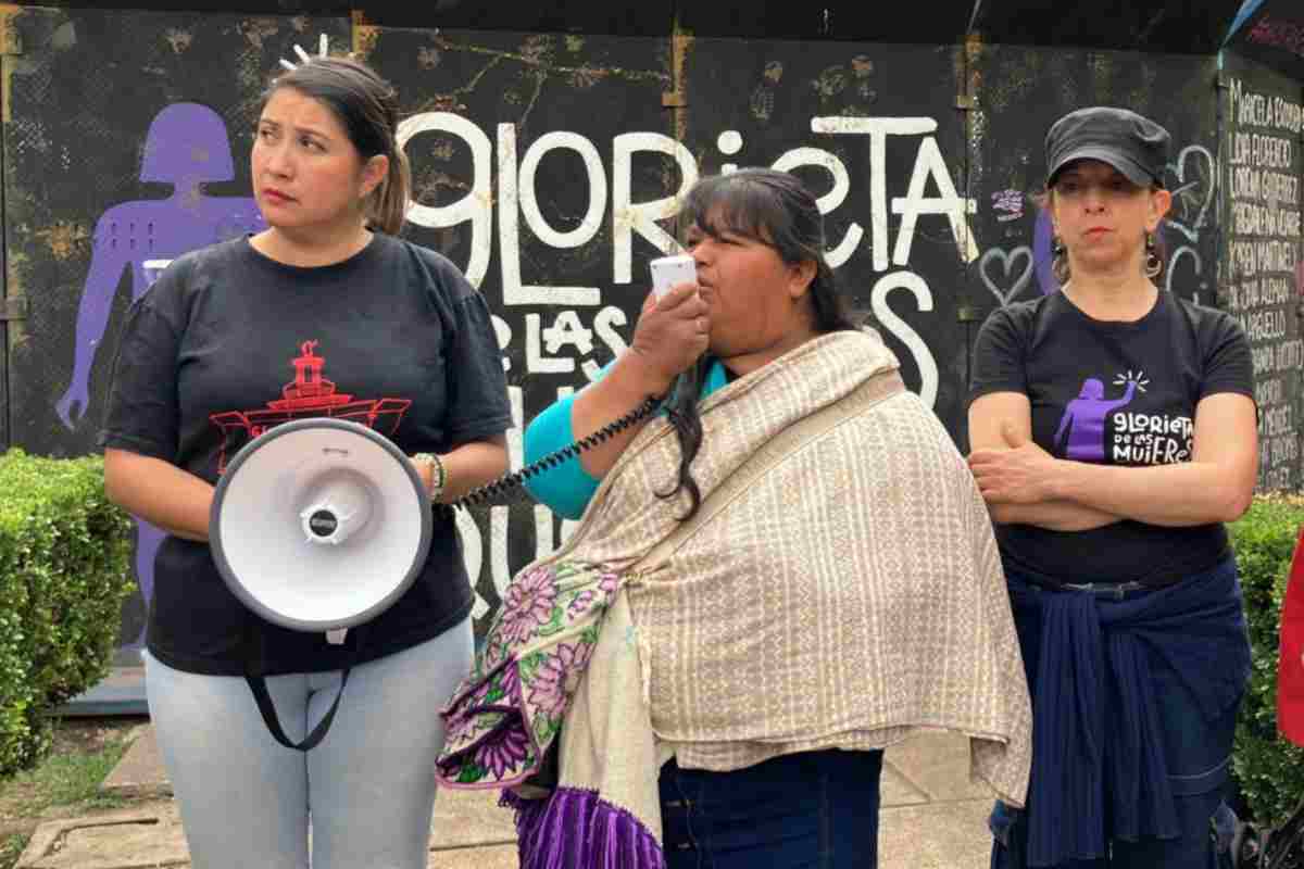 vallas glorieta mujeres que luchan
