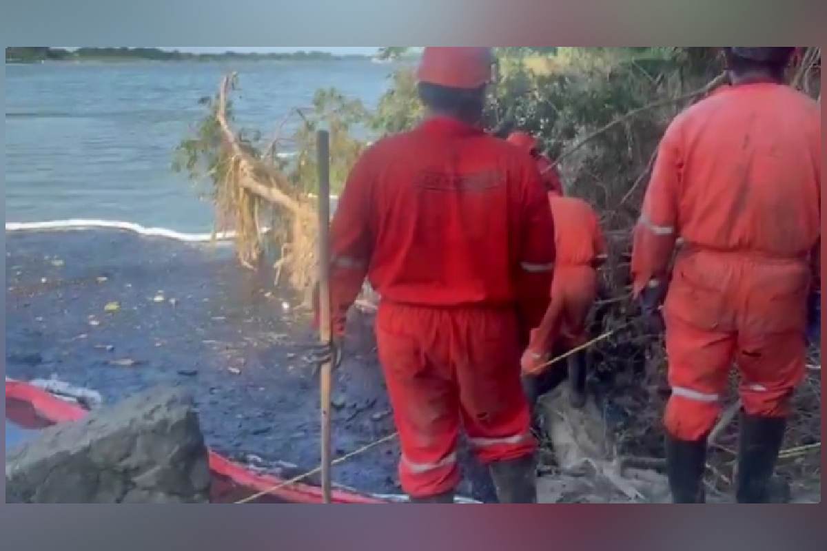 Así se ve el río Pantepec en Veracruz tras derrame de hidrocarburo; Pemex repara ducto