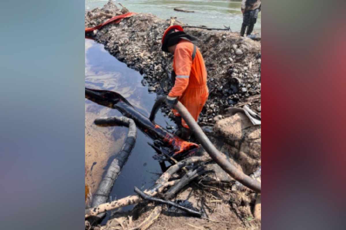 Así se ve el río Pantepec en Veracruz tras derrame de hidrocarburo; Pemex repara ducto
