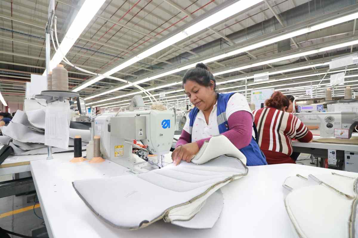 Audi frena operaciones en planta de Puebla por bloqueos carreteros