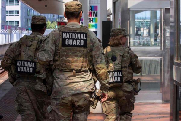 Corte de Estados Unidos autoriza a Donald Trump enviar a la Guardia Nacional a Portland