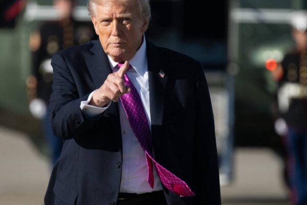 EU retira ayuda a Colombia: Trump llama “narcotraficante” a Petro; “grosero e ignorante”, le responde