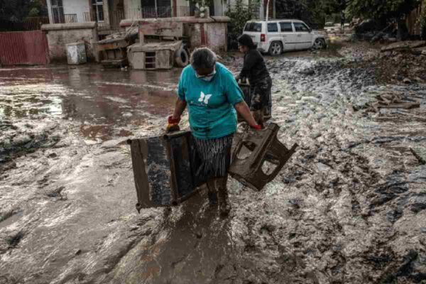 Fuerte corriente agua