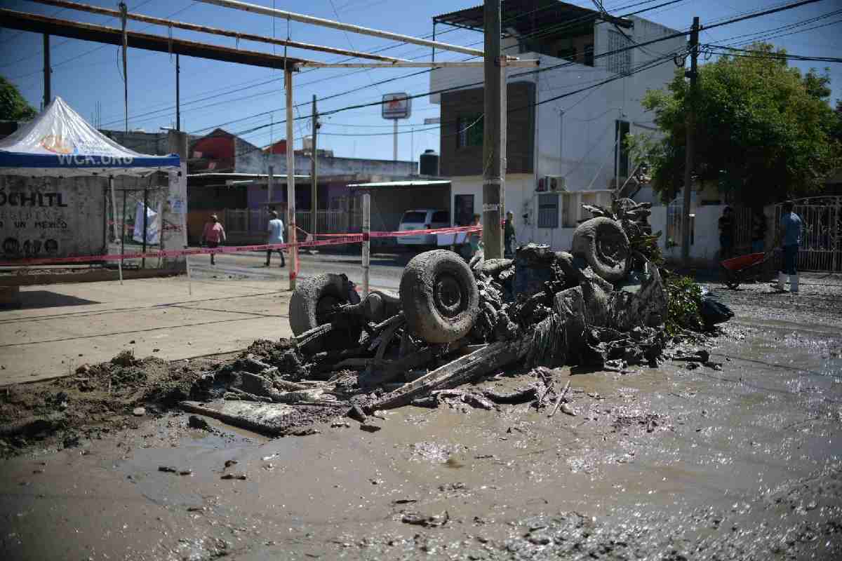Gobierno entrega apoyos de 20 mil pesos a 90 mil familias afectadas por lluvias e inundaciones