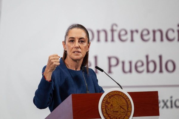Monreal y Kenia López respaldan propuesta para eliminar fuero; debe ser para proteger dichos y no delitos, dicen