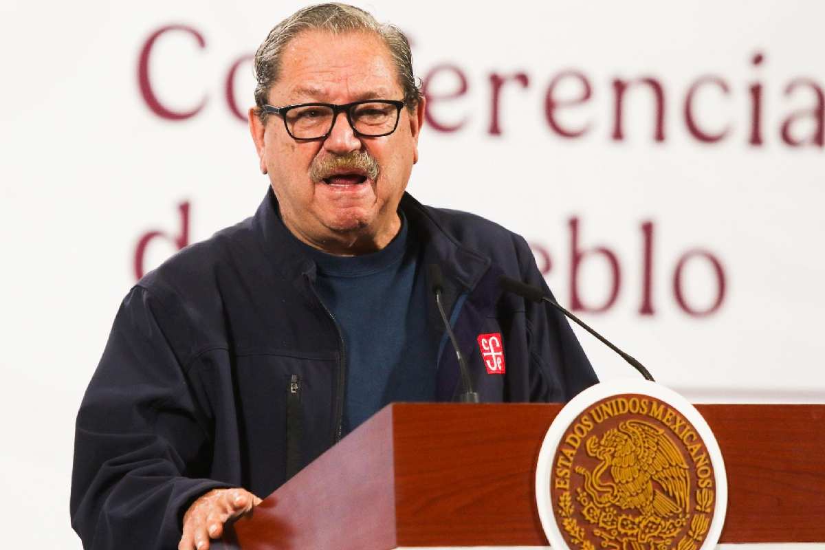 Escritoras exigen la renuncia de Paco Ignacio Taibo II al Fondo de Cultura, tras dichos sobre el trabajo literario de mujeres