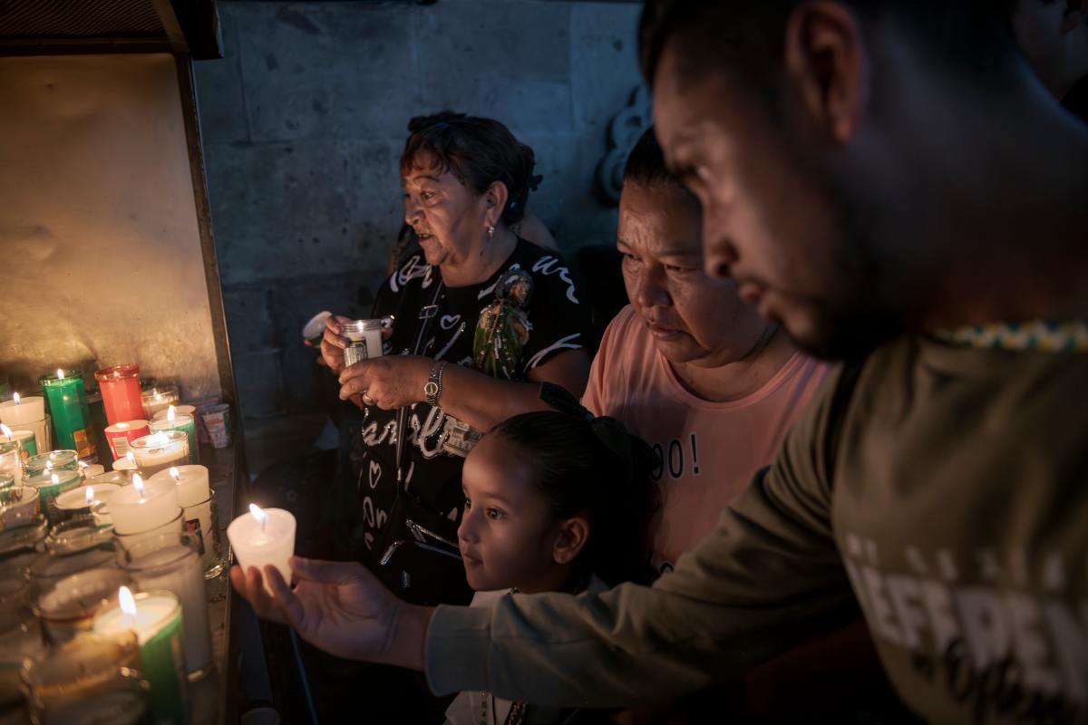 “Prendo mi veladora y pido lo que quiero”: San Judas Tadeo, entre el estigma y la devoción