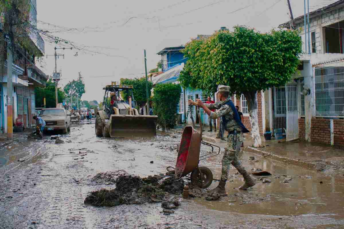 Sheinbaum afirma que viviendas afectadas por las lluvias en los estados serán reubicadas