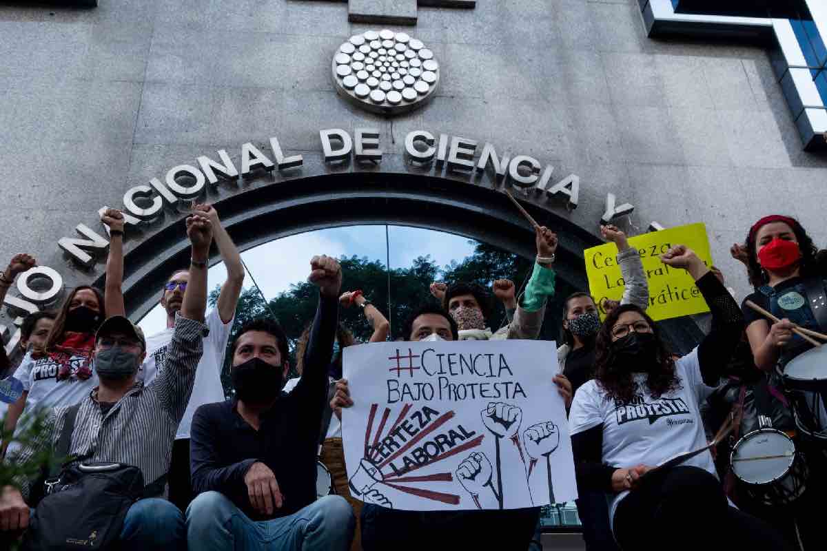 Siintracatedras denuncias contra la Secihti por despido injustificado
