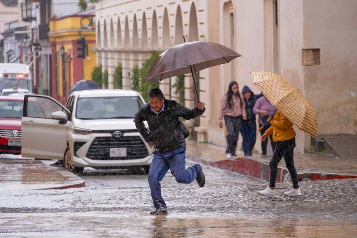 Suspenden clases en Oaxaca, Guerrero y Puebla por lluvias ocasionadas por Priscila