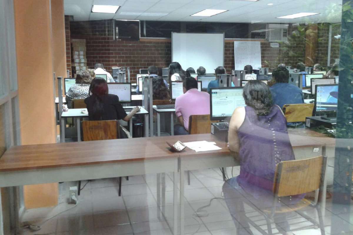 Tras baja de sitios web del INEE y Mejoredu, extrabajadores preservan evaluaciones educativas e informes