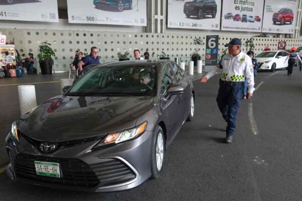 Uber conductores pasajeros aeropuertos
