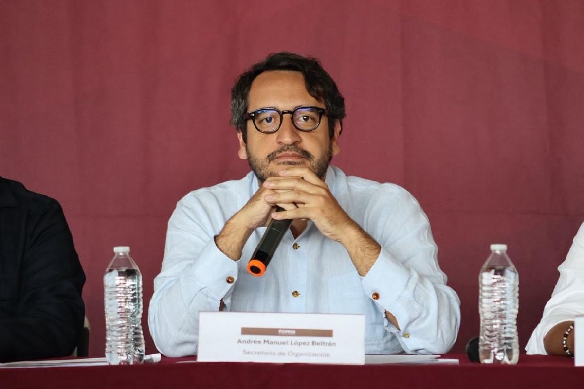Reaparece Andrés López Beltrán en giras de Morena tras polémica por su viaje a Japón