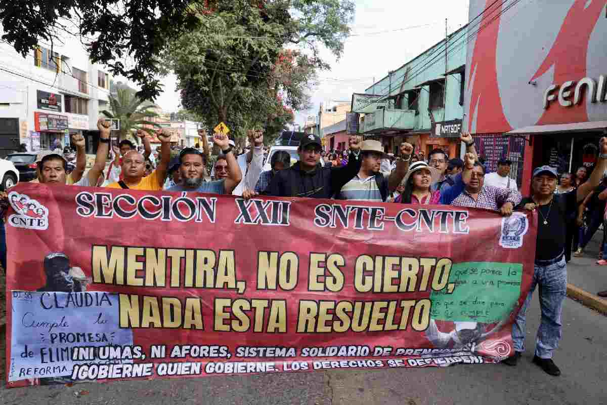 CNTE bloquea vialidades en Oaxaca, Guerrero, Chiapas y Michoacán; pide diálogo con Sheinbaum
