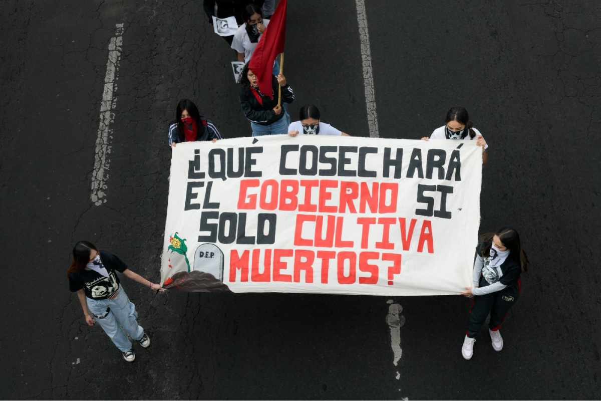“2 de octubre no se olvida”: marchan en CDMX por los 57 años de la matanza de Tlatelolco