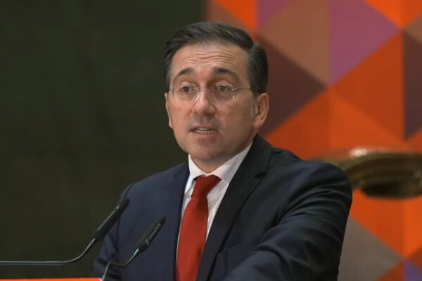 ministro de Asuntos Exteriores español, José Manuel Albares, conquista