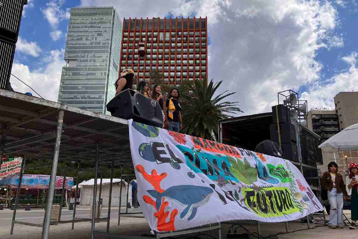 Clima, vida y futuro: activistas toman Reforma para exigir agenda ambiental justa para México