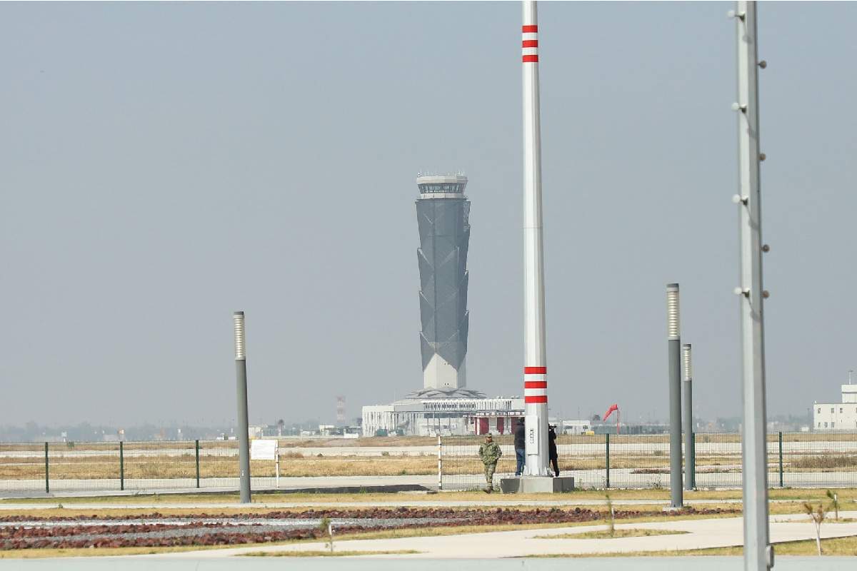 Precisan plazos de las suspensiones y cancelaciones ordenadas por EU para rutas del AIFA y el AICM