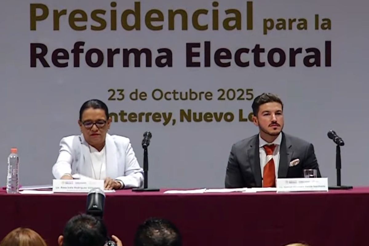 Samuel García niega que busque cambios a la ley electoral para favorecer a Mariana Rodríguez en 2027