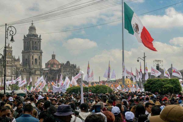 Reforma evitará que el amparo resguarde a “potentados que no quieren pagar impuestos”: Sheinbuam en primer informe