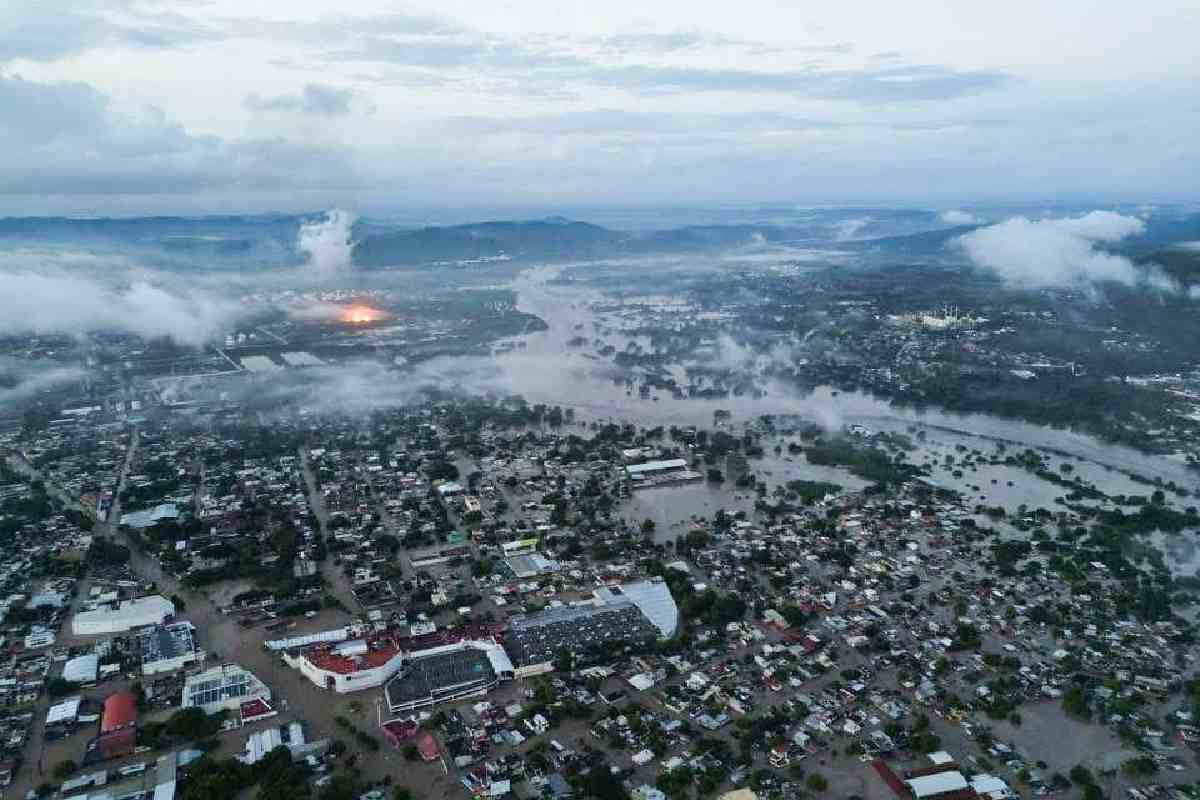 Depresión tropical Raymond se desplaza sobre el Pacífico y mantiene alerta por lluvias e inundaciones en el país