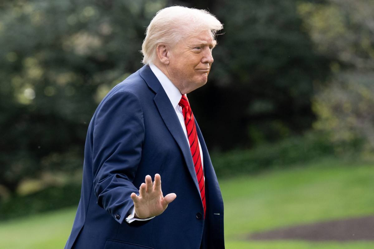 Trump anuncia aranceles adicionales del 100% contra China