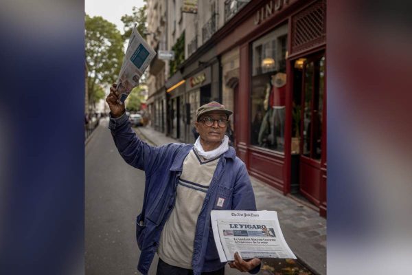 último vendedor de periódicos de paris