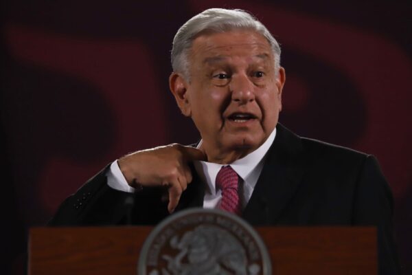 AMLO reforma 40 horas postergada
