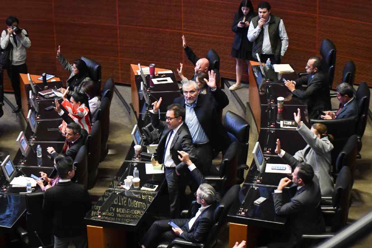 Acepta Senado renuncia de Gertz Manero_1