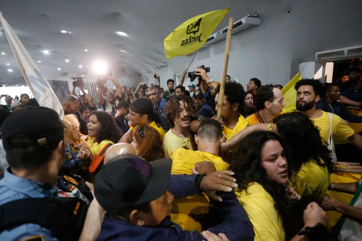Activistas climáticos denuncian represión a pueblos indígenas que llegaron a la COP30 en Brasil