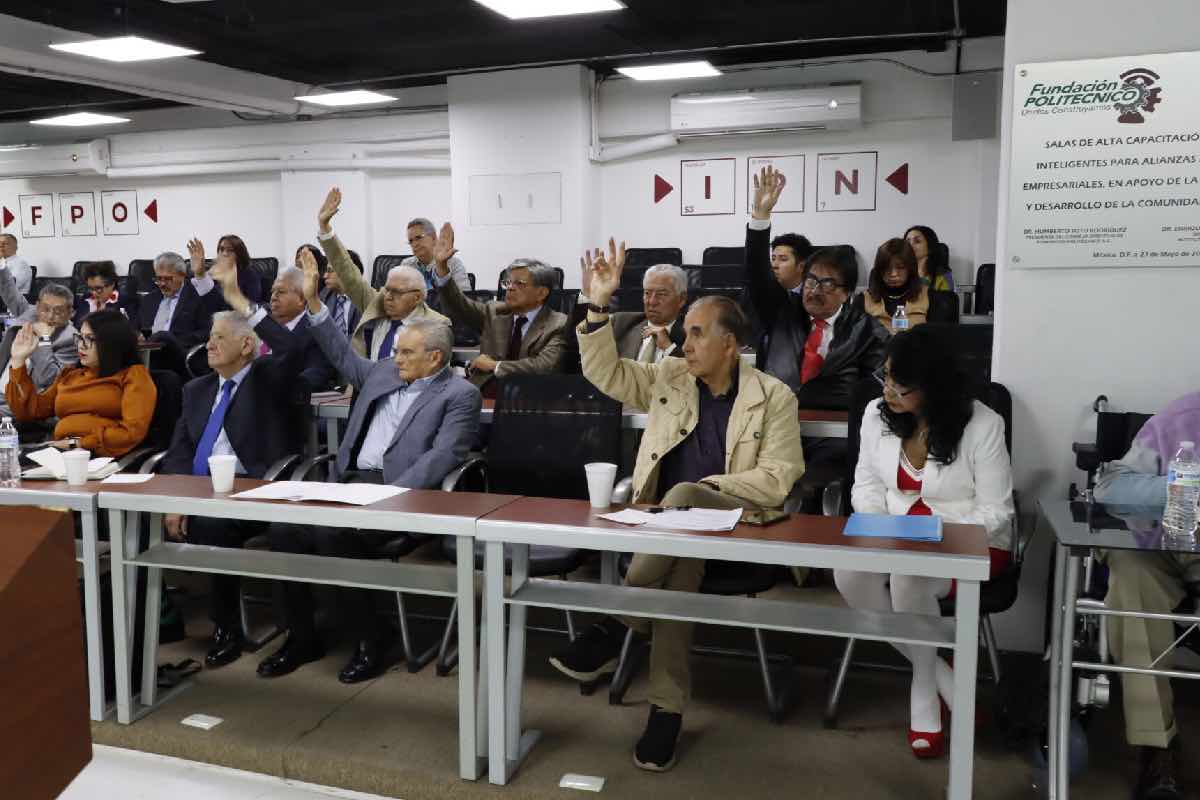 Ángel denunció acoso académico y la Fundación Politécnico le quitó su beca de doctorado en Londres_2