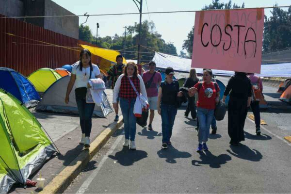 CNTE retira plantón