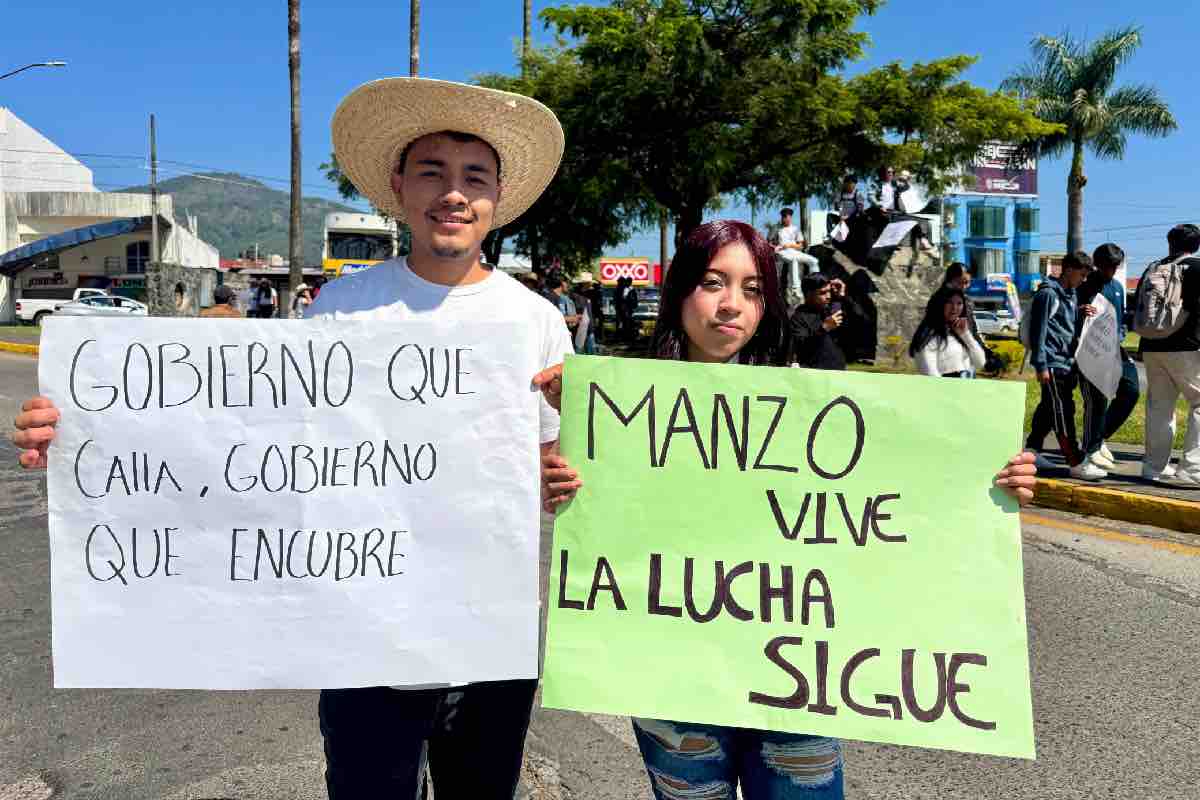 “Carlos no murió, el Gobierno lo mató”- el grito de rabia de la juventud en Uruapan por el asesintao del alcalde_Manu Ureste_5