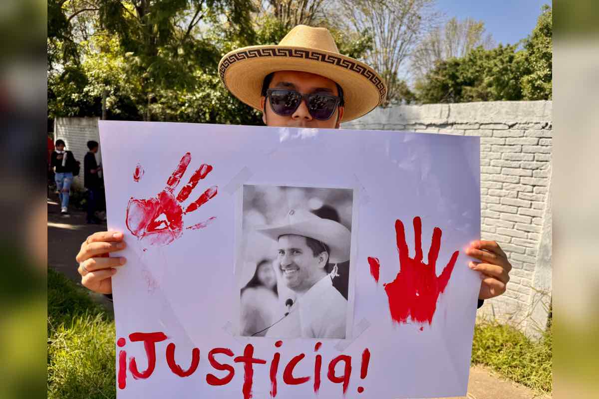 “Carlos no murió, el Gobierno lo mató”- el grito de rabia de la juventud en Uruapan por el asesintao del alcalde_Manu Ureste_9