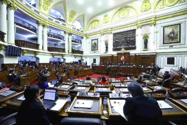 Congreso de Perú persona non grata Sheinbaum