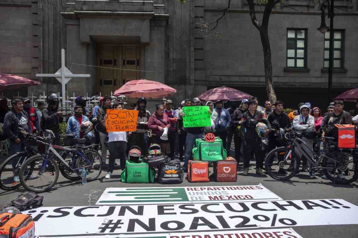 Corte avala cobro de 2% a plataformas digitales por entrega de mercancías; repartidores protestan