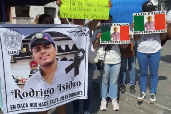 Detienen e imputan por homicidio de Rodrigo Isidro, joven estudiante, a cuatro policías de Tabasco