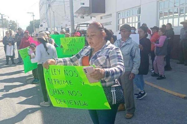Detienen a regidor de Actopan, Hidalgo, por presunta participación en linchamiento; vecinos protestan