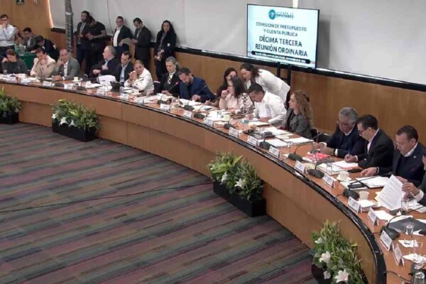 Diputados aprueban en comisiones el presupuesto de 2026; asesinato de Carlos Manzo marca el debate