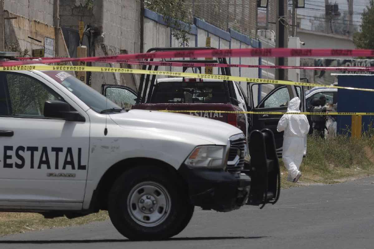 El asesinato de Carlos Manzo aviva la exigencia de dar más recursos a policías locales_1