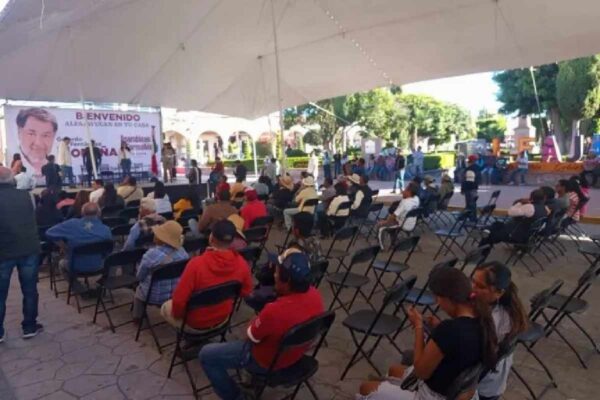 Evento Gerardo Fernández Noroña en Hidalgo pocos vecinos