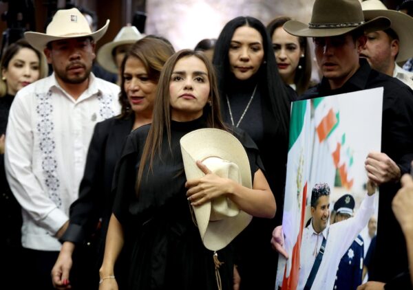 Grecia Quiroz toma protesta