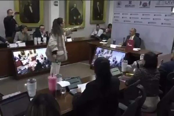 Interrupción comparecencia Hidalgo