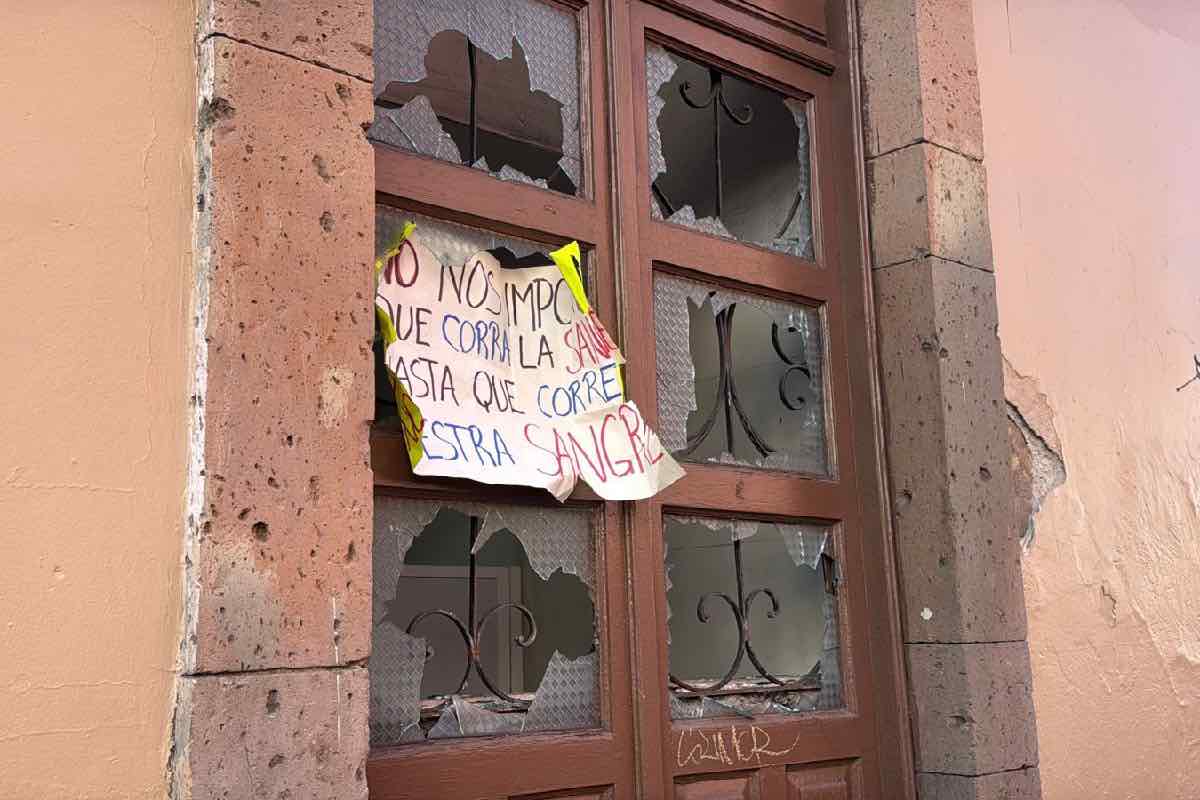 Marchan para exigir justicia por asesinato de Carlos Manzo_1