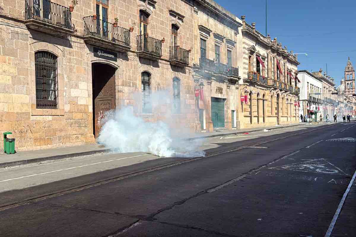 Marchan para exigir justicia por asesinato de Carlos Manzo_3