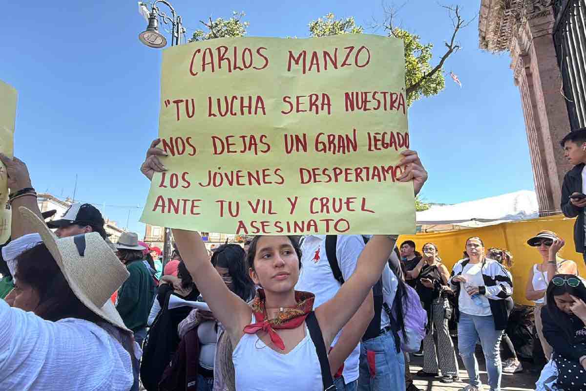 Marchan para exigir justicia por asesinato de Carlos Manzo_7