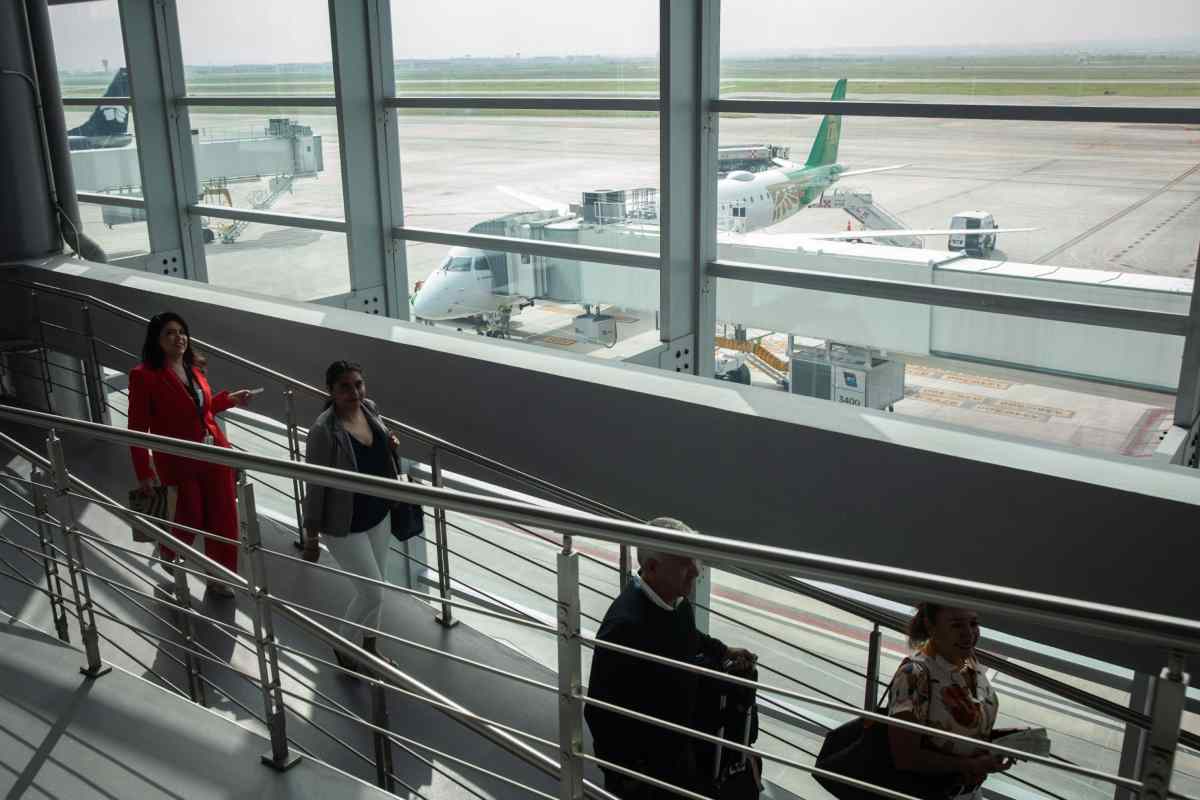 México mantiene conversaciones con congresistas de EU para preservar operación de aerolíneas al AIFA