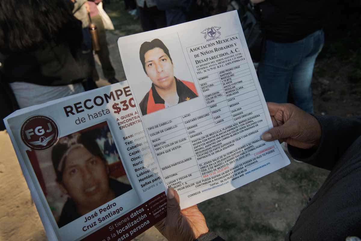 “Mi hijo podría estar ahí”- autoridades exhuman restos de la fosa común del Panteón de Dolores en búsqueda de desaparecidos_2