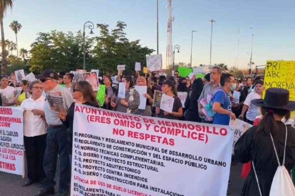 “No fue accidente, fue la corrupción”: marchan en Hermosillo para exigir justicia por víctimas del incendio en Waldo’s